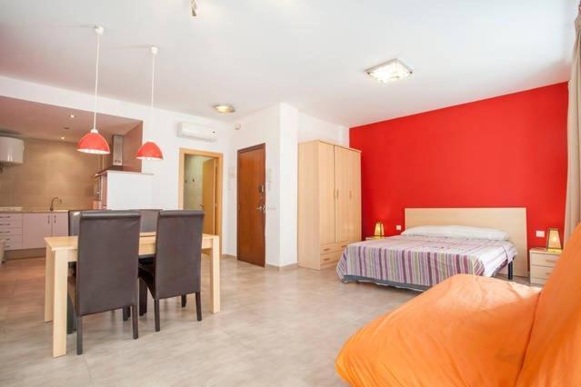 Apartamento Loft In 1Th Floor & Terrace In 4Th Floor Valencia Exterior foto